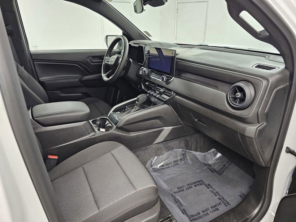 2025 Chevrolet Colorado WT/LT