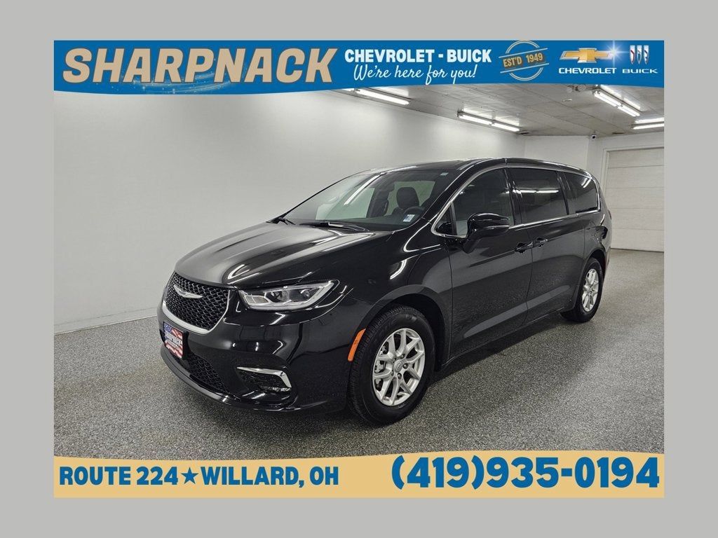 2025 Chrysler Pacifica Select