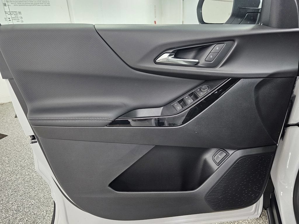 2027 Chevrolet Equinox FWD LT