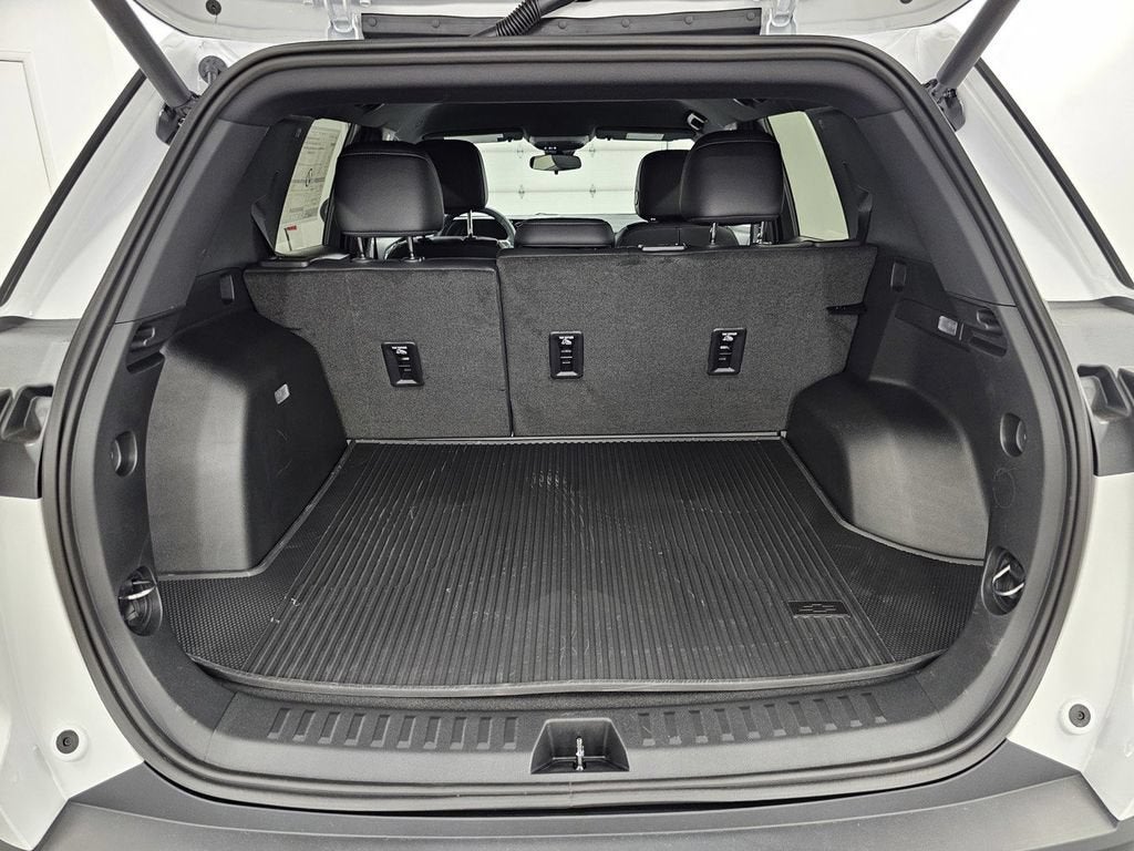 2027 Chevrolet Equinox FWD LT