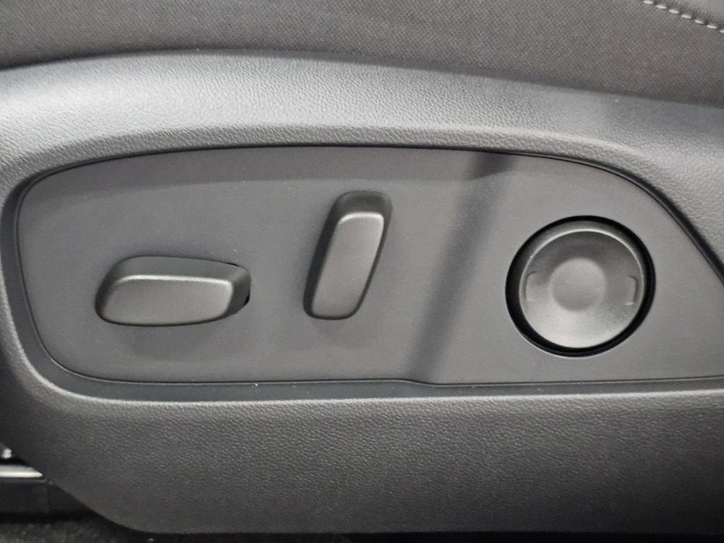 2027 Chevrolet Equinox FWD LT