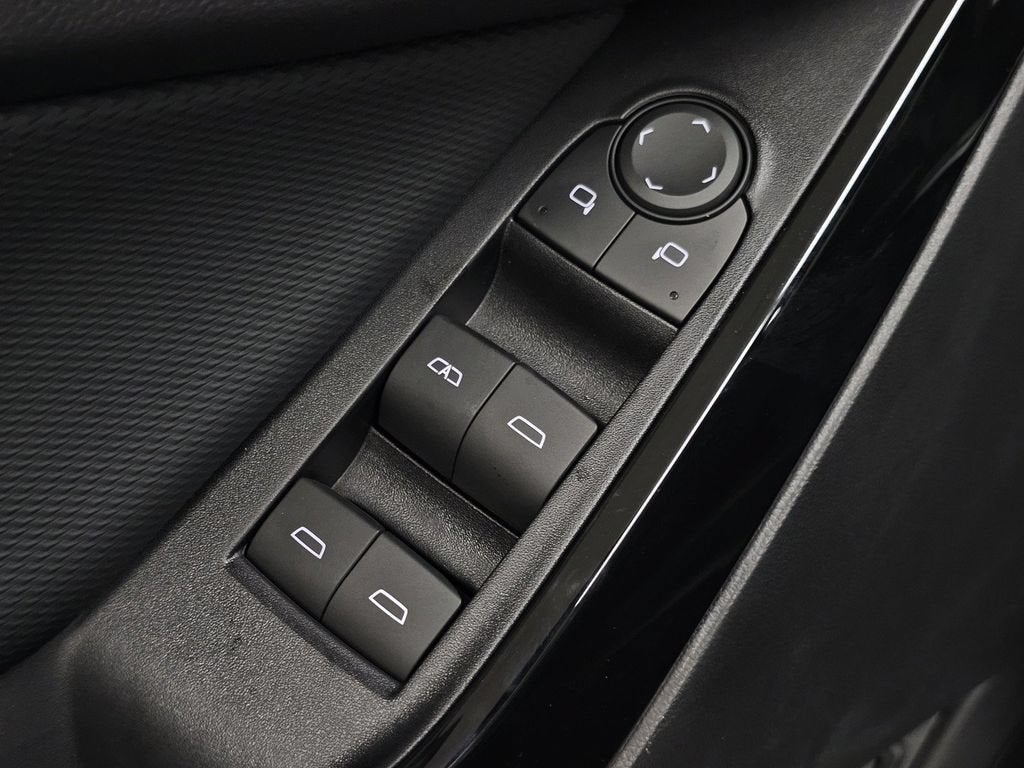 2027 Chevrolet Equinox LT - Photo 28