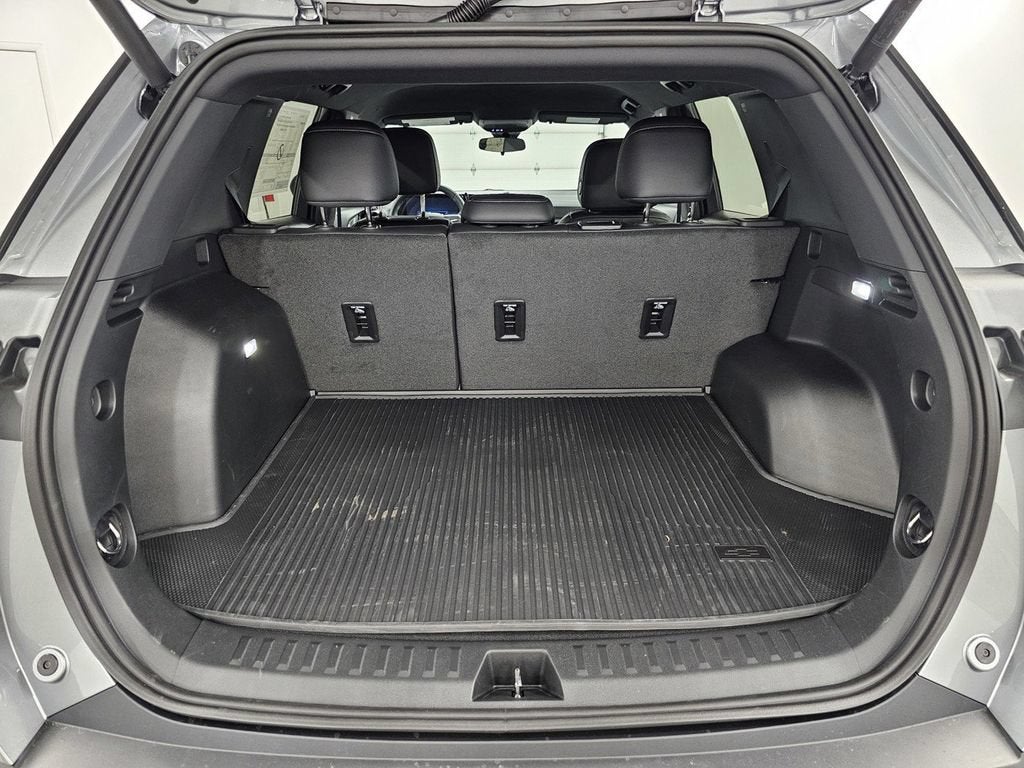 2027 Chevrolet Equinox FWD LT