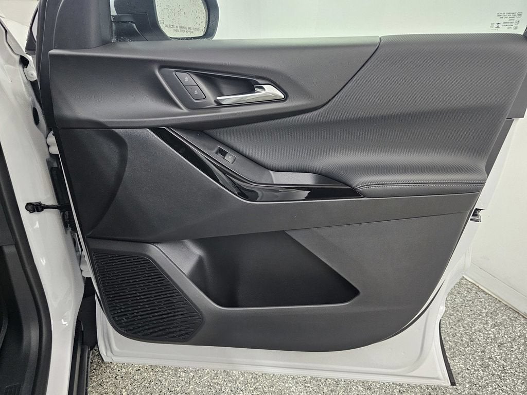 2027 Chevrolet Equinox LT - Photo 25