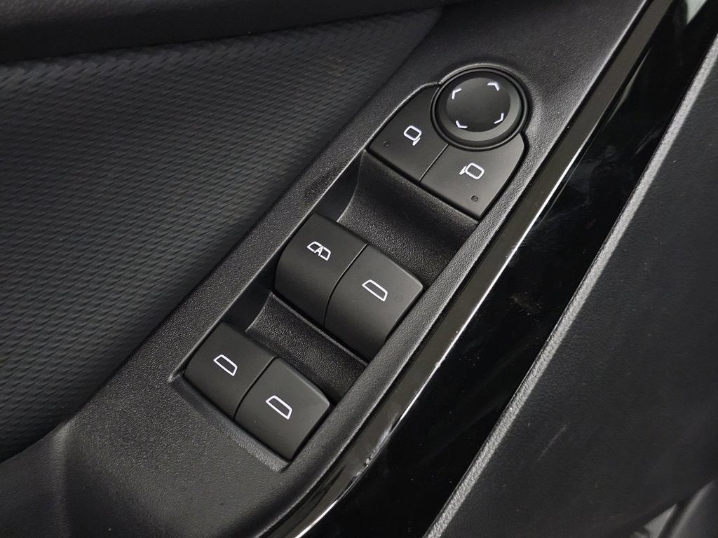 2027 Chevrolet Equinox LT - Photo 28