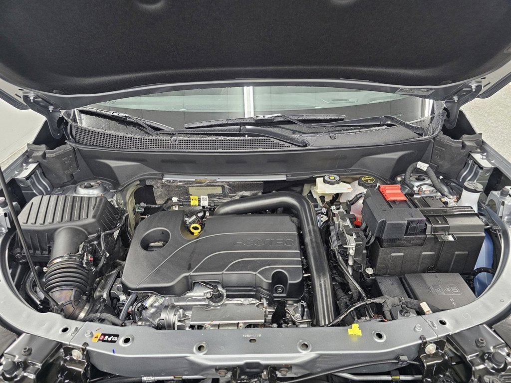 2027 Chevrolet Equinox LT - Photo 11