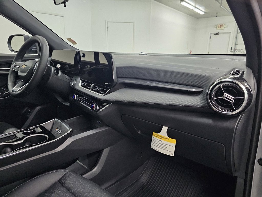 2027 Chevrolet Equinox LT - Photo 13