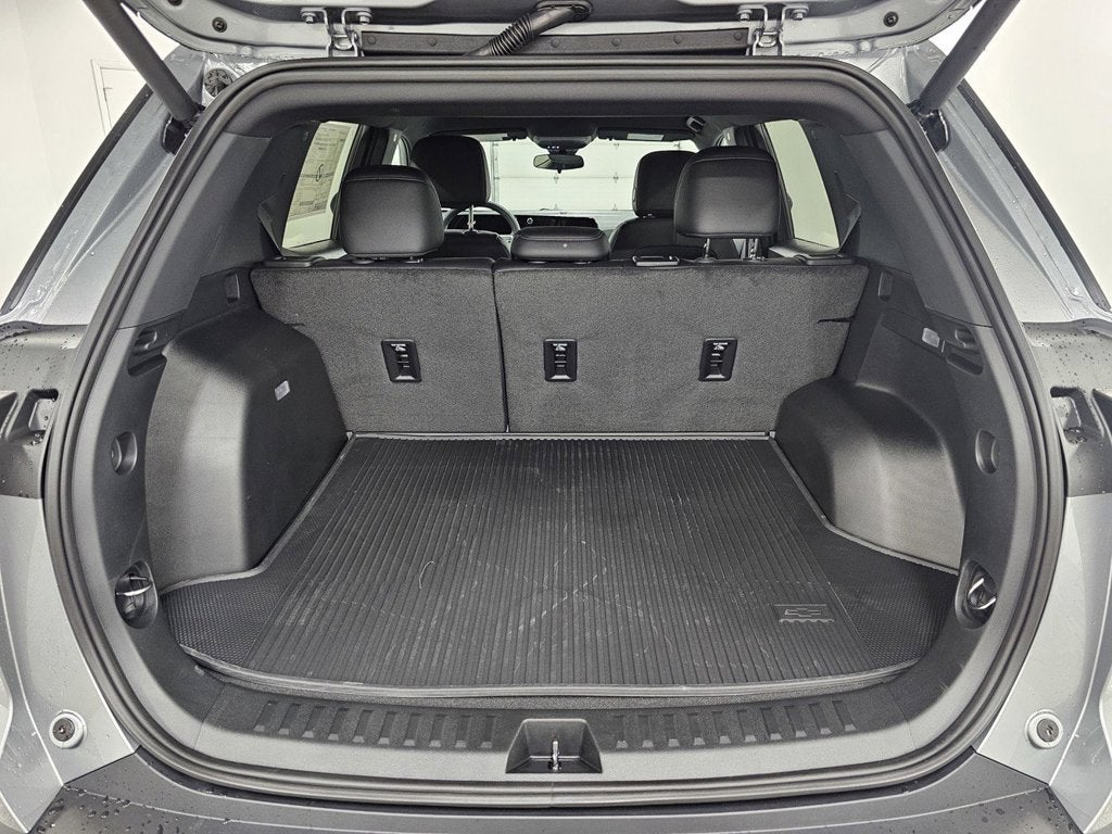 2027 Chevrolet Equinox LT - Photo 29