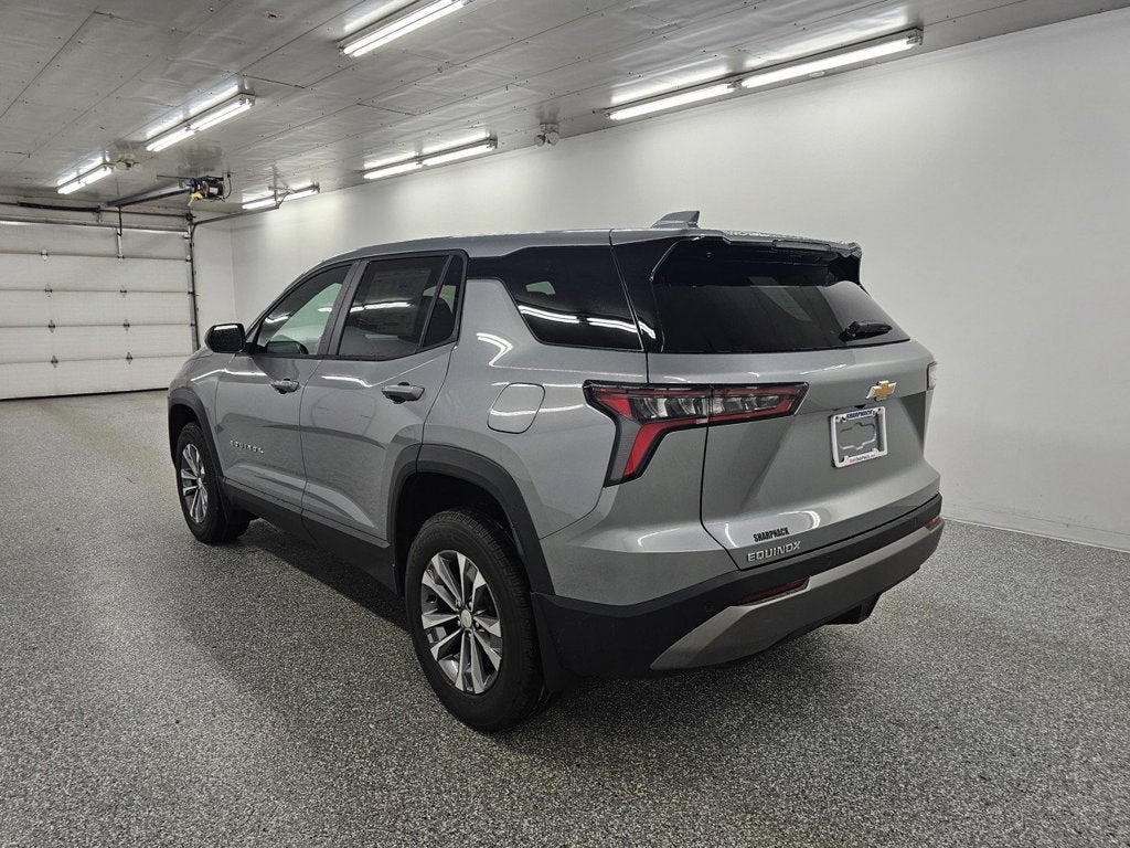 2027 Chevrolet Equinox LT - Photo 7