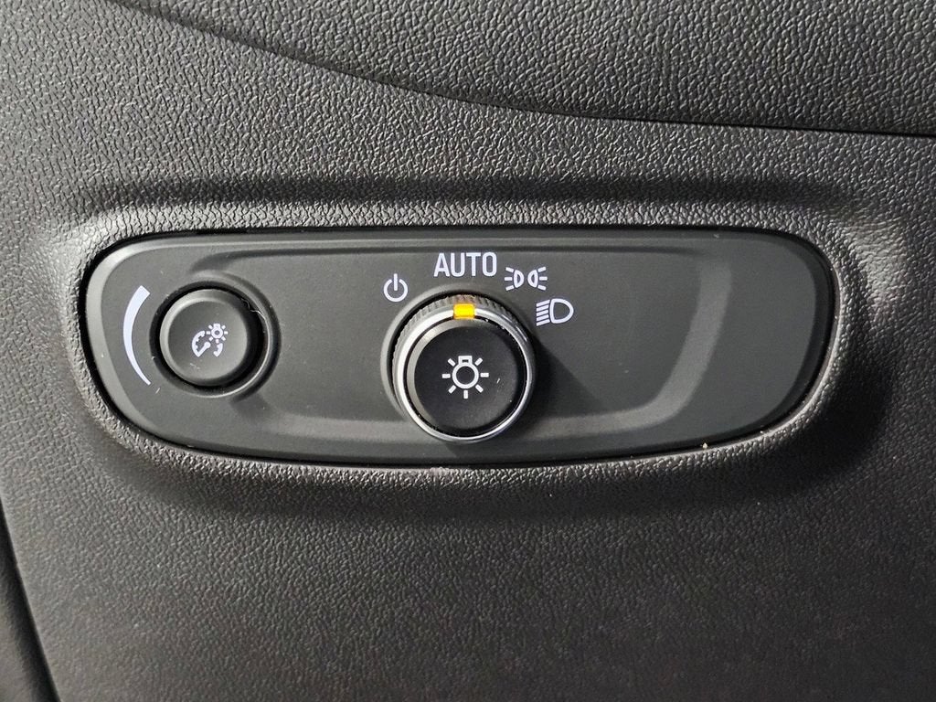 2024 Chevrolet Equinox LT - Photo 32