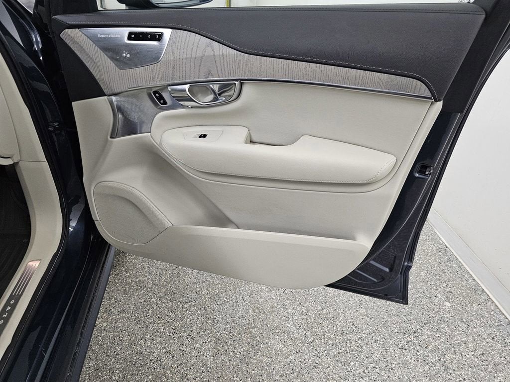 2025 Volvo XC90 Plug-In Hybrid Ultra