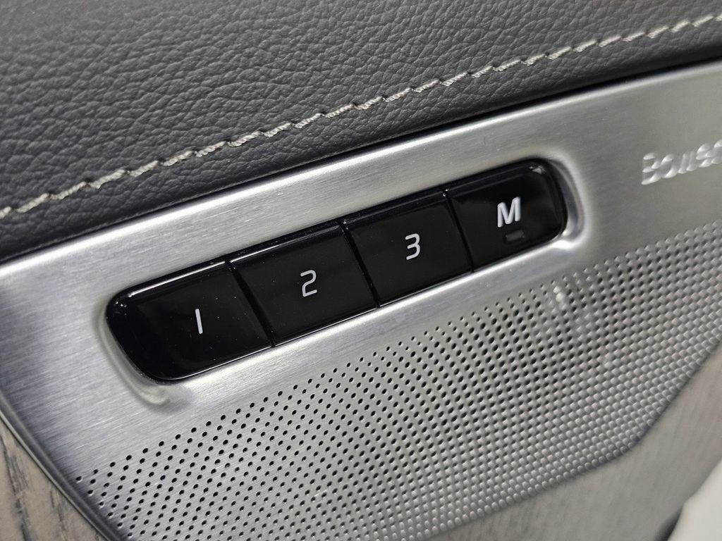 2025 Volvo XC90 Plug-In Hybrid Ultra