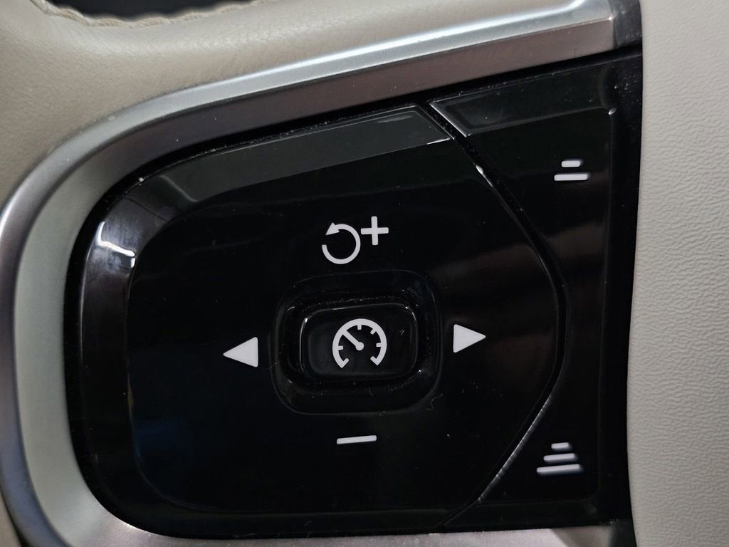 2025 Volvo XC90 Plug-In Hybrid Ultra