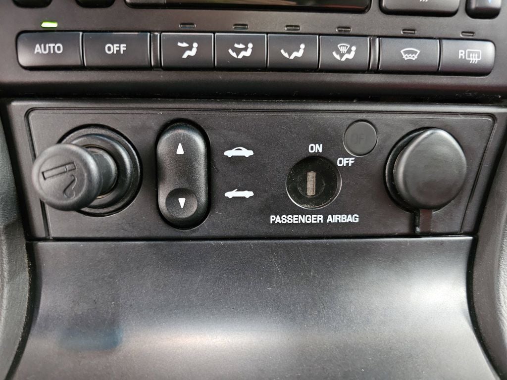 2002 Ford Thunderbird Base