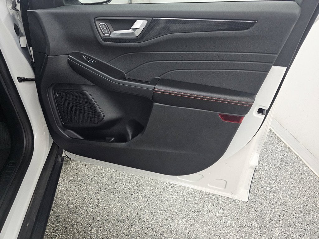 2025 Ford Escape ST-Line Elite