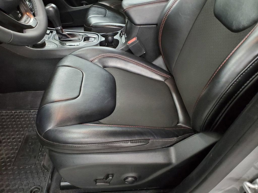 2022 Jeep Cherokee Trailhawk